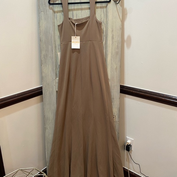 Show me your MuMu Bridesmaid formal Paris gown in dune stretch small NWT - Picture 7 of 11